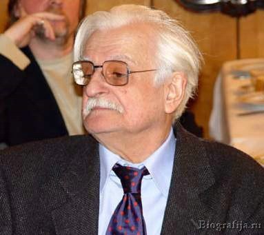 Хуциев Марлен Мартынович